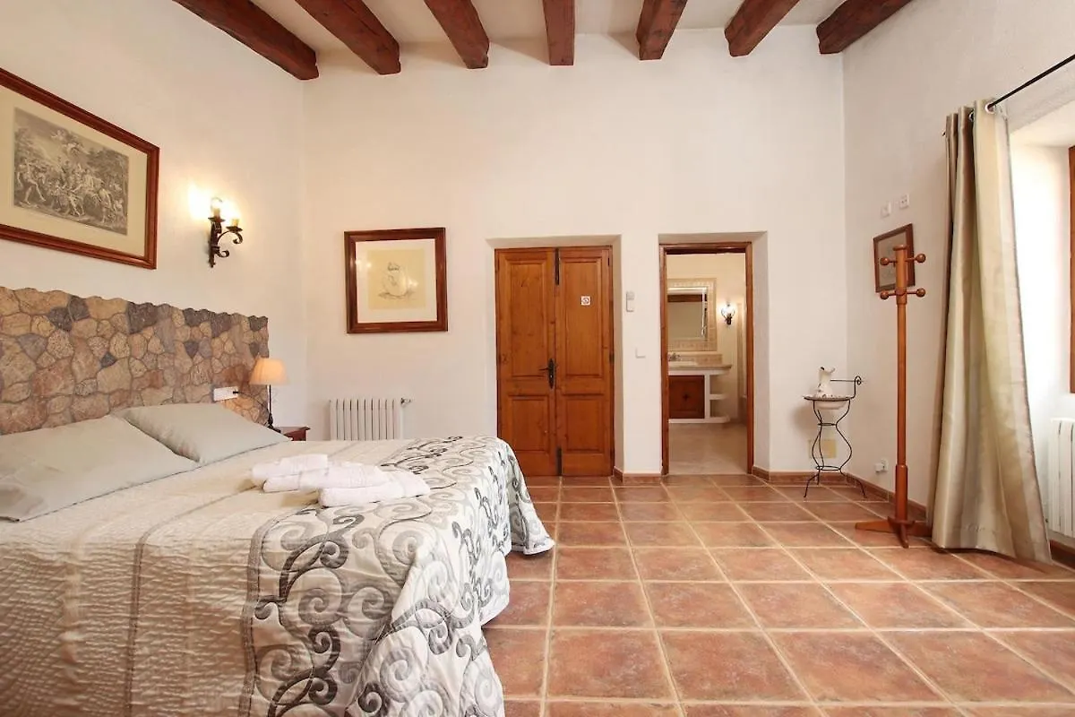 Idyllic Villa Near Pollensa By Renthousing