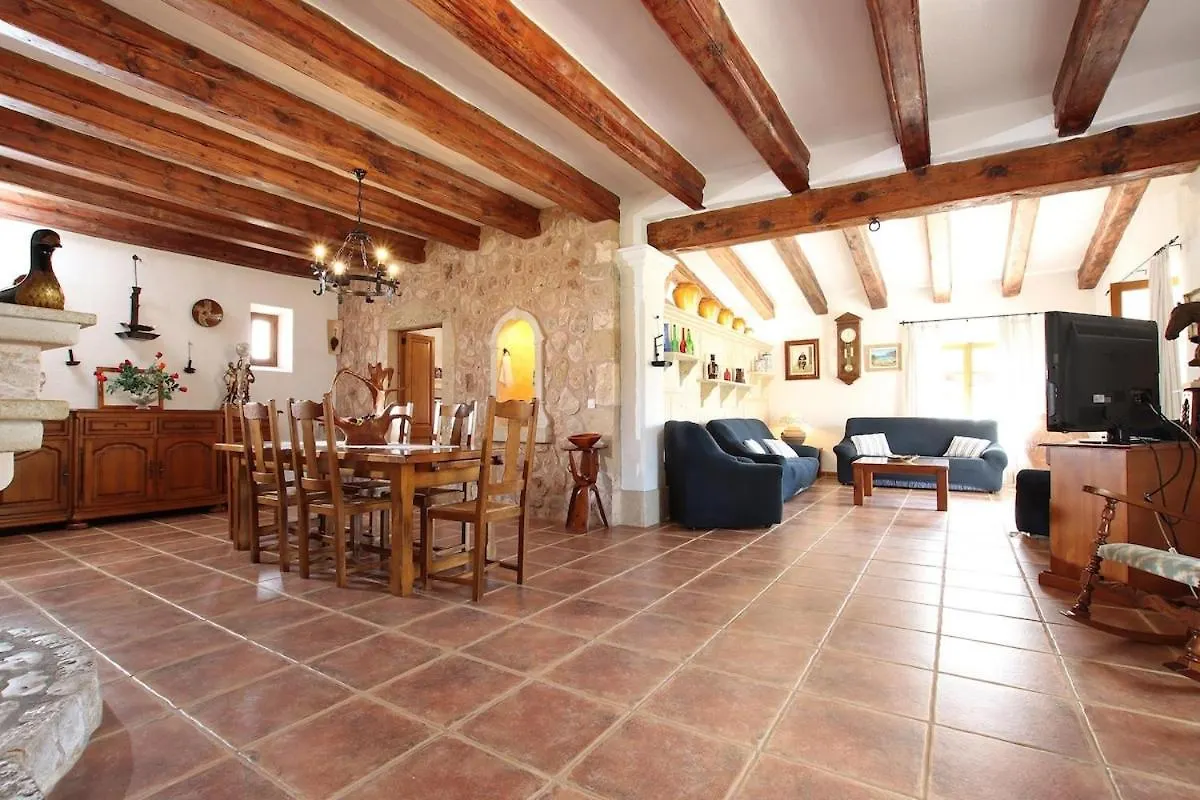 Idyllic Villa Near Pollensa By Renthousing Pollença