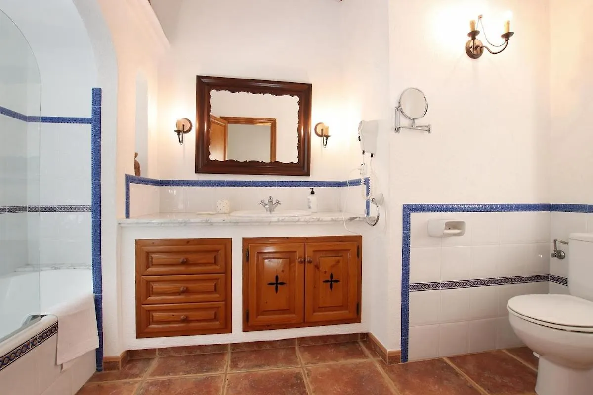 Idyllic Villa Near Pollensa By Renthousing